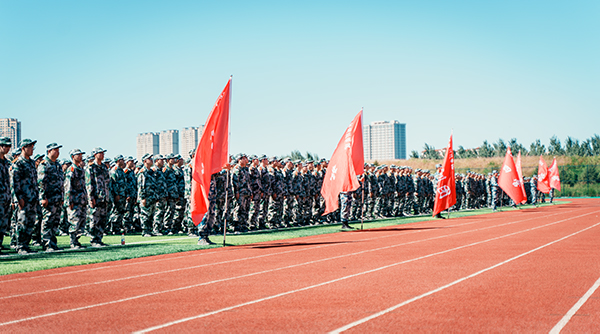 迷彩青春 筑梦启航丨2UP网_2UP(中国)举行2024级新生军训动员大会